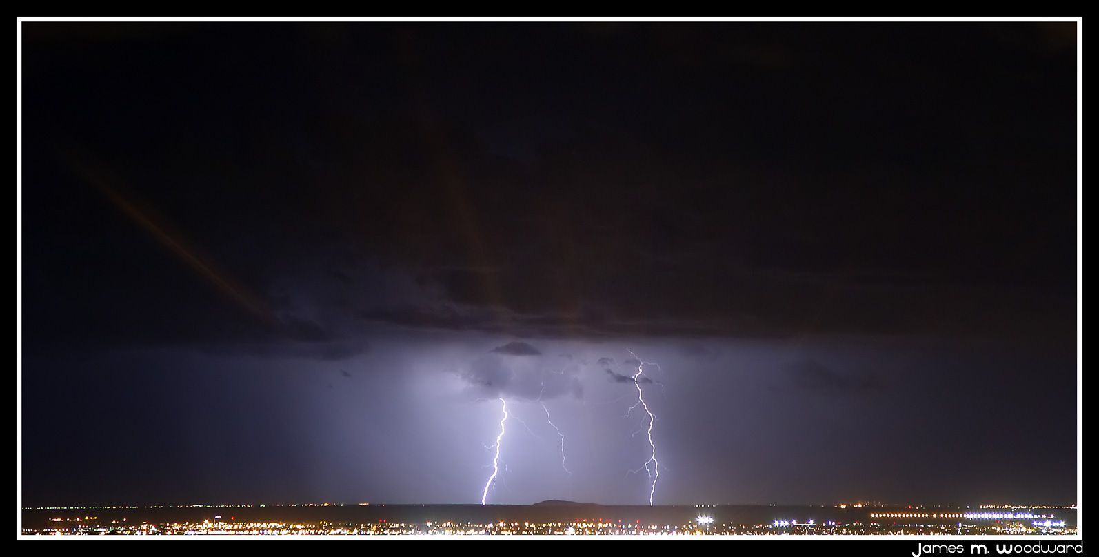 Caught this gorgeous Lightning display tonight..