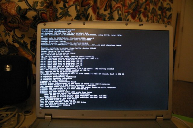 Booting BackTrack with kernel params: 
&quot;linux noapic vga=771&quot;
Part #1
