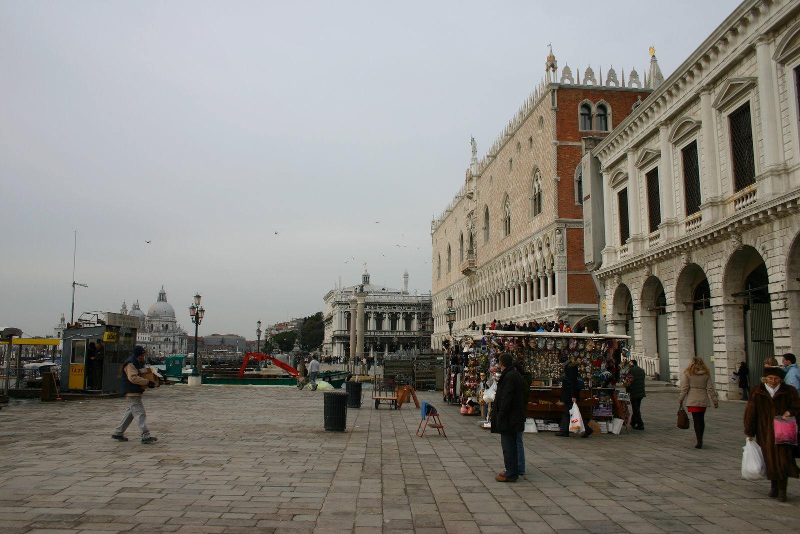 Looking southwest toward Piaszia di San Marco (St. Marks Square).