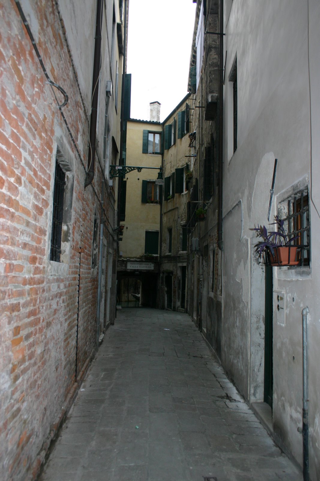 More narrow walkways/roads.