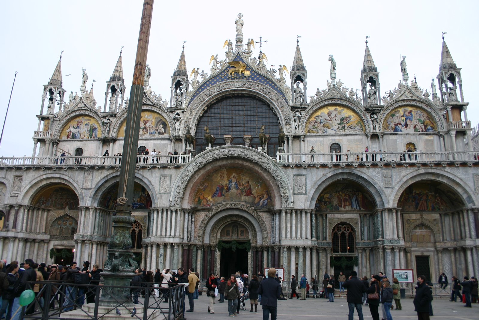 Full view of the Basilica.