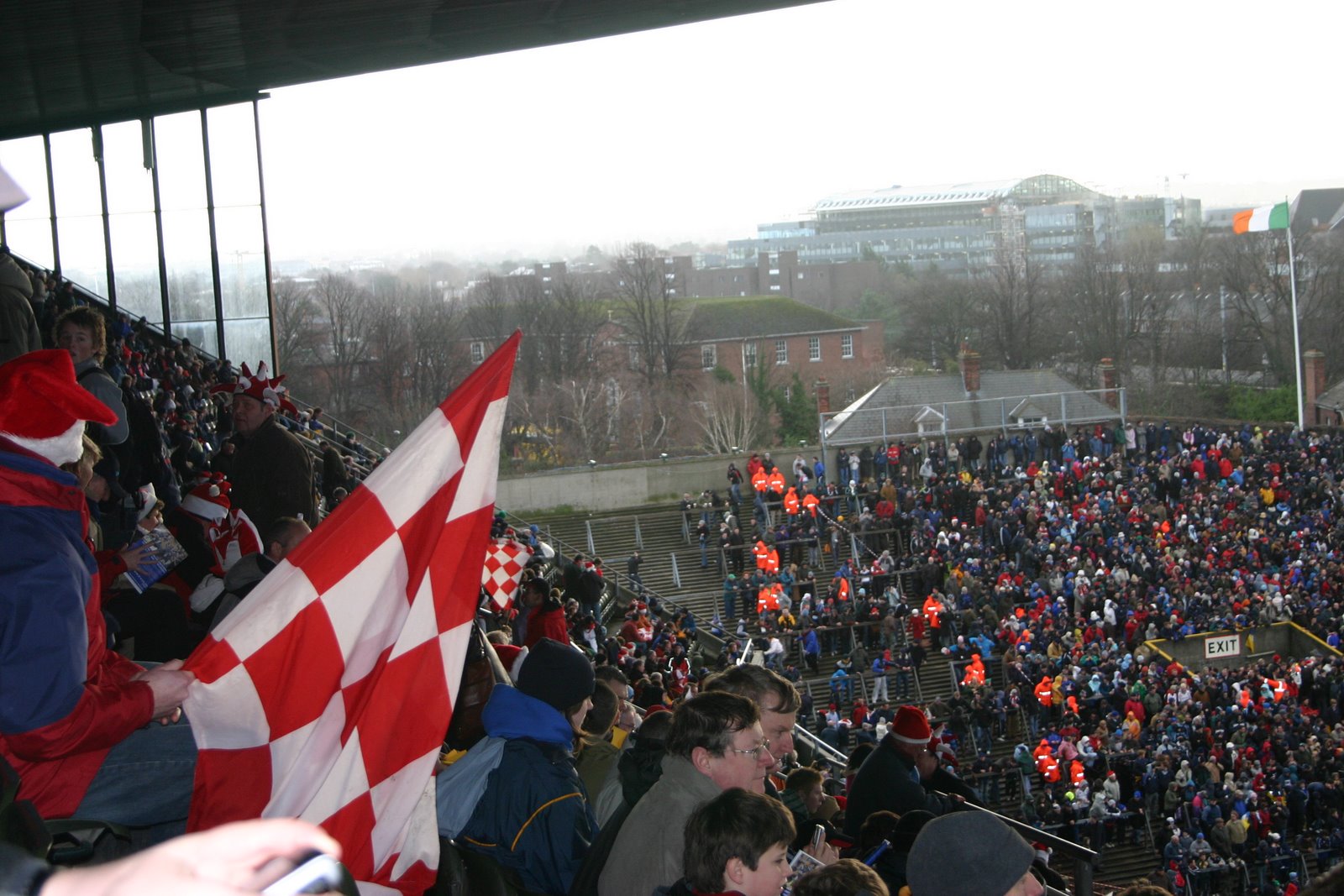 The Ulster crowd and flag.