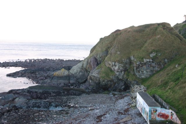 Looking south-southeast down toward the ocean and a graffiti building.