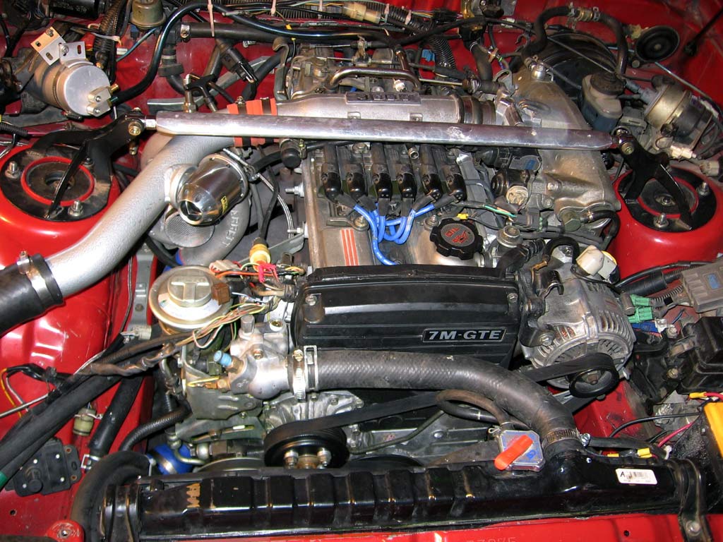 DIRTY engine bay, March 2007